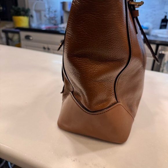 Michael Kors Aria Leather Top Zip Large Tote Handbag Tan/Brown - Picture 5 of 16